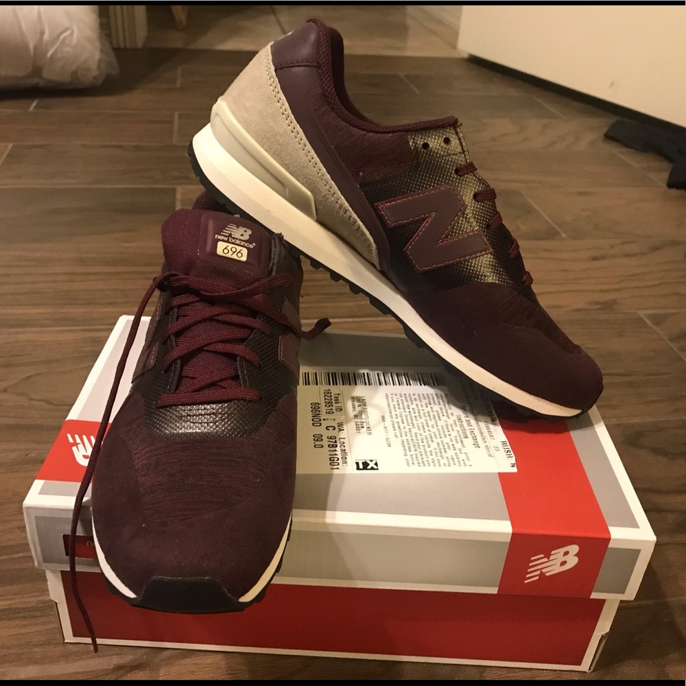 New in box maroon burgundy New Balance 696 size 9